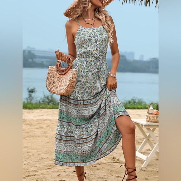 Green Boho Dress - Bohemian Elegance - Picture 5 of 7